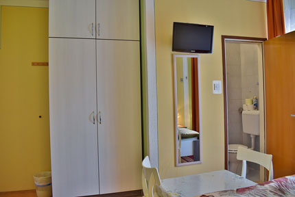 Doppelzimmer mit Bad / WC, Frühstück möglich